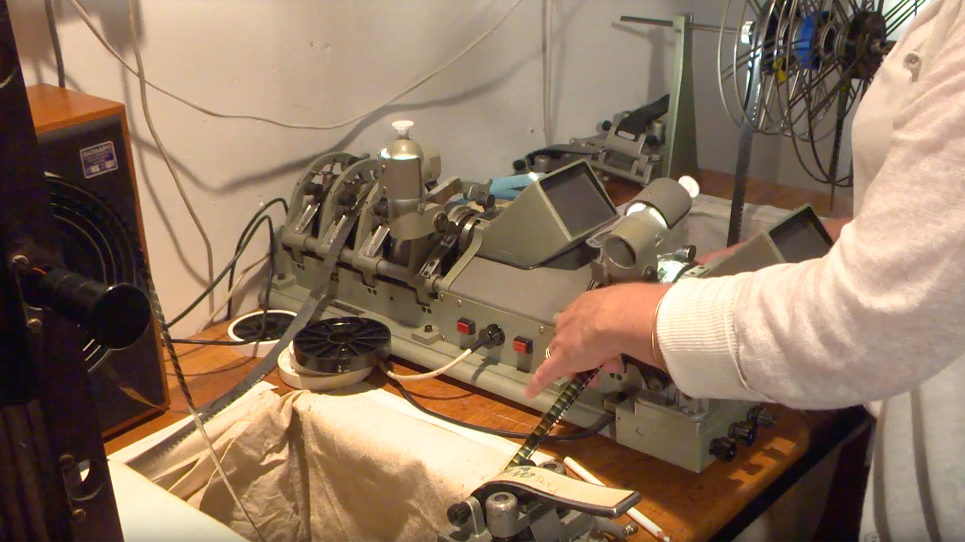 A Pic Sync – Yes kids, this was how films were put together A Pic Sync – Yes kids, this was how films were put together